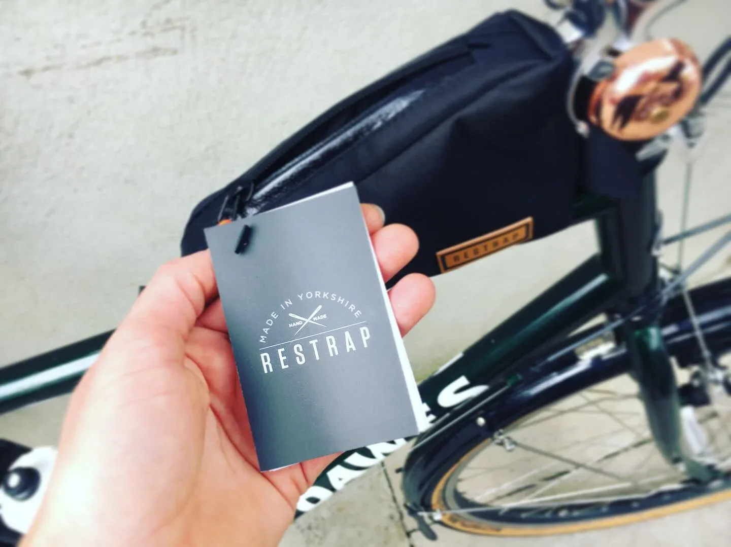 Restrap top tube bag
